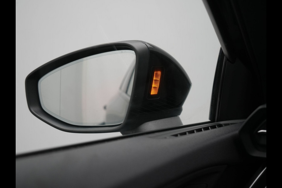 Audi A3 Sportback 45 TFSI e S edition Competition Plug In Hybrid 245pk Dealer O.H. PHEV | 2x S Line | Sportstoelen Massage | Adaptive Cruise | Bang & Olufsen | Matrix LED | 18"L.M | Sfeerverlichting | Apple Carplay | Virtual | Keyless | Blis | Navigatie | DAB |