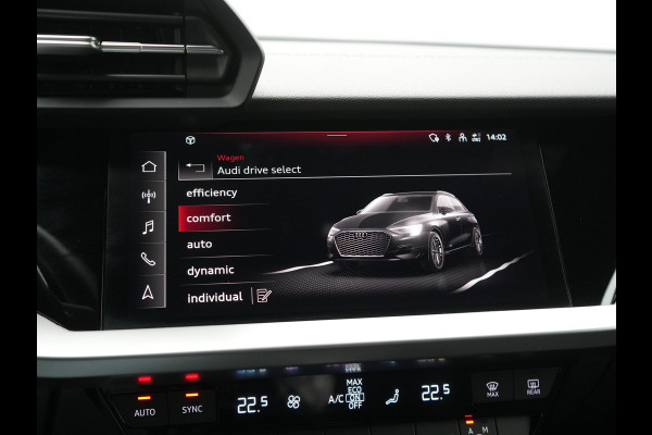 Audi A3 Sportback 45 TFSI e S edition Competition Plug In Hybrid 245pk Dealer O.H. PHEV | 2x S Line | Sportstoelen Massage | Adaptive Cruise | Bang & Olufsen | Matrix LED | 18"L.M | Sfeerverlichting | Apple Carplay | Virtual | Keyless | Blis | Navigatie | DAB |