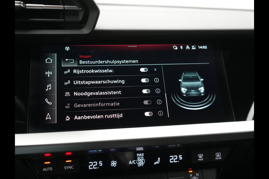 Audi A3 Sportback 45 TFSI e S edition Competition Plug In Hybrid 245pk Dealer O.H. PHEV | 2x S Line | Sportstoelen Massage | Adaptive Cruise | Bang & Olufsen | Matrix LED | 18"L.M | Sfeerverlichting | Apple Carplay | Virtual | Keyless | Blis | Navigatie | DAB |