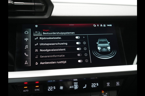 Audi A3 Sportback 45 TFSI e S edition Competition Plug In Hybrid 245pk Dealer O.H. PHEV | 2x S Line | Sportstoelen Massage | Adaptive Cruise | Bang & Olufsen | Matrix LED | 18"L.M | Sfeerverlichting | Apple Carplay | Virtual | Keyless | Blis | Navigatie | DAB |