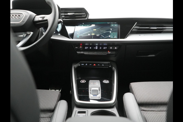 Audi A3 Sportback 45 TFSI e S edition Competition Plug In Hybrid 245pk Dealer O.H. PHEV | 2x S Line | Sportstoelen Massage | Adaptive Cruise | Bang & Olufsen | Matrix LED | 18"L.M | Sfeerverlichting | Apple Carplay | Virtual | Keyless | Blis | Navigatie | DAB |