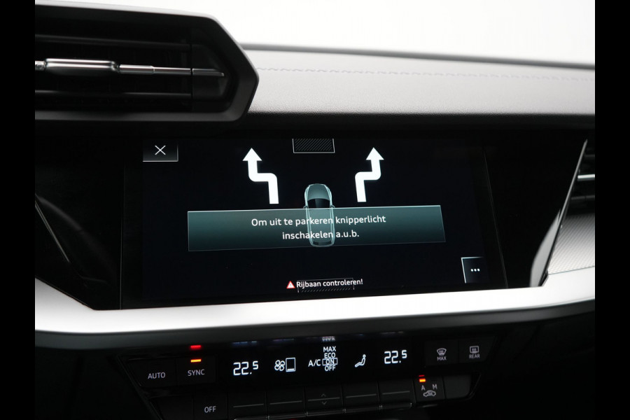 Audi A3 Sportback 45 TFSI e S edition Competition Plug In Hybrid 245pk Dealer O.H. PHEV | 2x S Line | Sportstoelen Massage | Adaptive Cruise | Bang & Olufsen | Matrix LED | 18"L.M | Sfeerverlichting | Apple Carplay | Virtual | Keyless | Blis | Navigatie | DAB |
