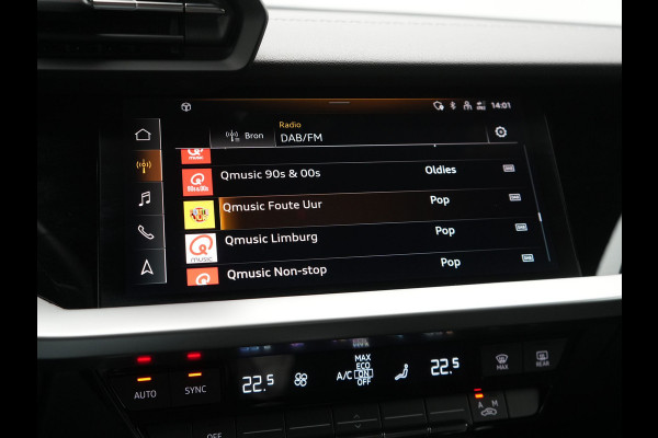 Audi A3 Sportback 45 TFSI e S edition Competition Plug In Hybrid 245pk Dealer O.H. PHEV | 2x S Line | Sportstoelen Massage | Adaptive Cruise | Bang & Olufsen | Matrix LED | 18"L.M | Sfeerverlichting | Apple Carplay | Virtual | Keyless | Blis | Navigatie | DAB |