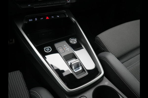 Audi A3 Sportback 45 TFSI e S edition Competition Plug In Hybrid 245pk Dealer O.H. PHEV | 2x S Line | Sportstoelen Massage | Adaptive Cruise | Bang & Olufsen | Matrix LED | 18"L.M | Sfeerverlichting | Apple Carplay | Virtual | Keyless | Blis | Navigatie | DAB |