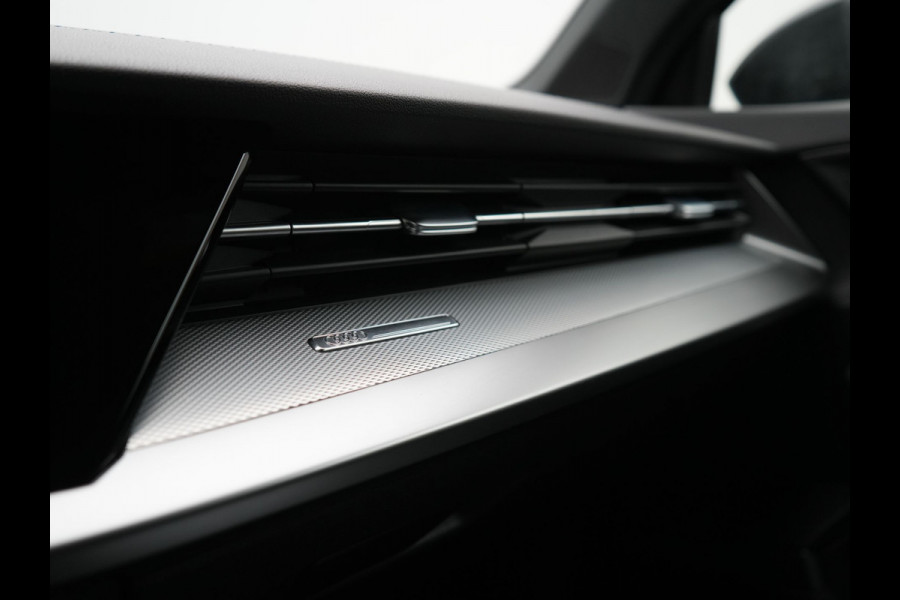 Audi A3 Sportback 45 TFSI e S edition Competition Plug In Hybrid 245pk Dealer O.H. PHEV | 2x S Line | Sportstoelen Massage | Adaptive Cruise | Bang & Olufsen | Matrix LED | 18"L.M | Sfeerverlichting | Apple Carplay | Virtual | Keyless | Blis | Navigatie | DAB |