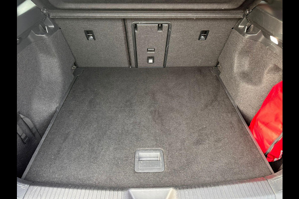 Volkswagen ID.4 Pro 77 kWh | SOH: nnb | Style-Pack Interior | Trekhaak | Climate | Adaptive CC | LED | Navi |