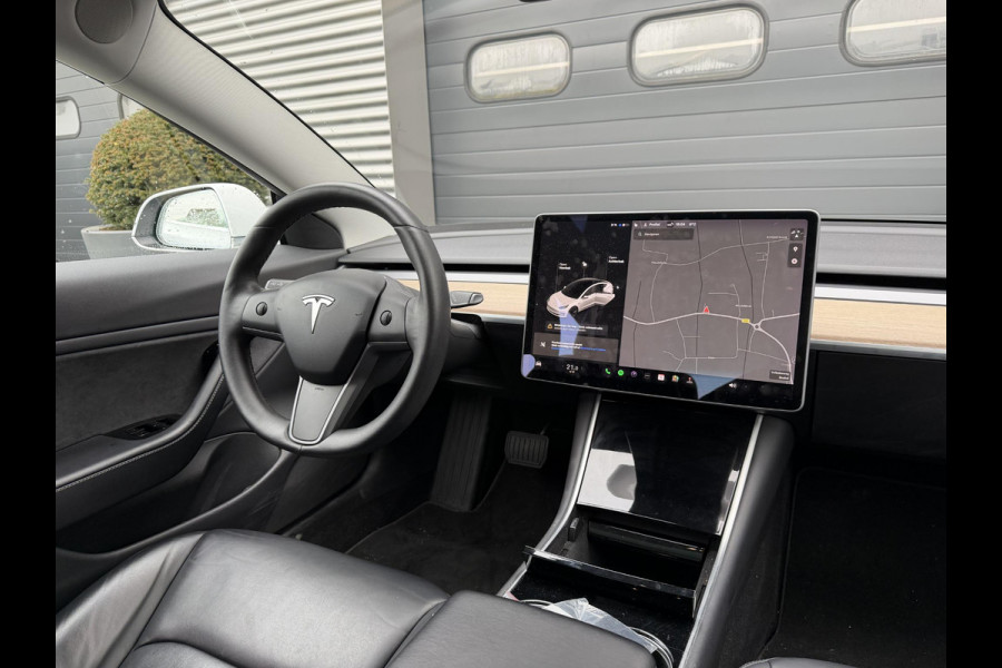 Tesla Model 3 Standard RWD Plus 60 kWh | Autopilot | Panoramadak | Camera | Lederen Bekleding |