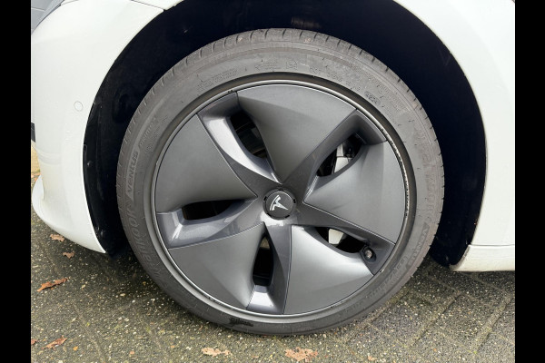 Tesla Model 3 Standard RWD Plus 60 kWh | Autopilot | Panoramadak | Camera | Lederen Bekleding |