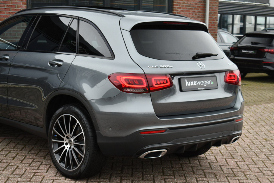Mercedes-Benz GLC 300e 4MATIC AMG Pano Burm Night 20inch Memory Widescreen
