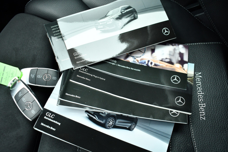 Mercedes-Benz GLC 300e 4MATIC AMG Pano Burm Night 20inch Memory Widescreen