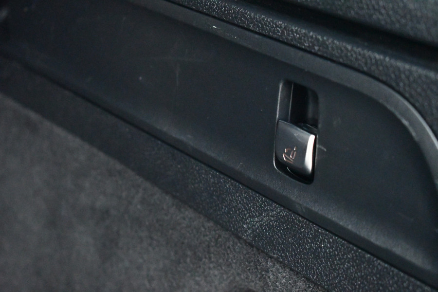 Mercedes-Benz GLC 300e 4MATIC AMG Pano Burm Night 20inch Memory Widescreen