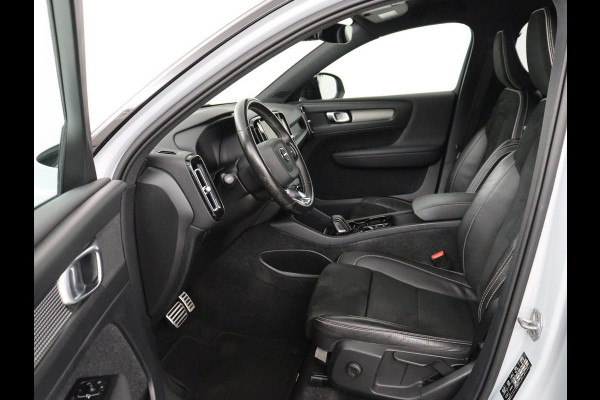 Volvo XC40 1.5 T4 Plug-in hybrid R Design | Leder/Alcantara | Carplay | Navigatie | Parkeerverwarming | Keyless | Cruise control | Parkeerhulp | Climate control | Full LED | PHEV