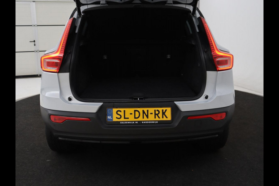 Volvo XC40 1.5 T4 Plug-in hybrid R Design | Leder/Alcantara | Carplay | Navigatie | Parkeerverwarming | Keyless | Cruise control | Parkeerhulp | Climate control | Full LED | PHEV