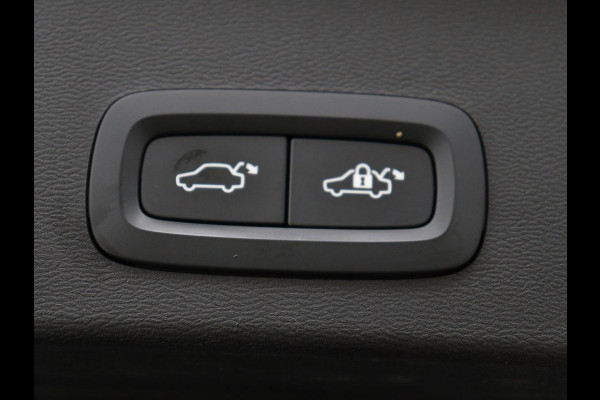 Volvo XC40 1.5 T4 Plug-in hybrid R Design | Leder/Alcantara | Carplay | Navigatie | Parkeerverwarming | Keyless | Cruise control | Parkeerhulp | Climate control | Full LED | PHEV