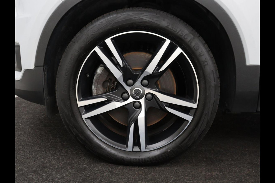 Volvo XC40 1.5 T4 Plug-in hybrid R Design | Leder/Alcantara | Carplay | Navigatie | Parkeerverwarming | Keyless | Cruise control | Parkeerhulp | Climate control | Full LED | PHEV