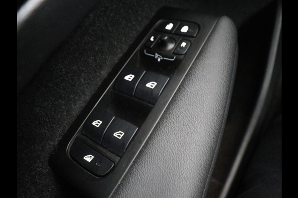 Volvo XC40 1.5 T4 Plug-in hybrid R Design | Leder/Alcantara | Carplay | Navigatie | Parkeerverwarming | Keyless | Cruise control | Parkeerhulp | Climate control | Full LED | PHEV