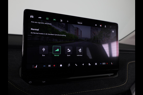 Škoda Elroq 60 Business Edition - Tour 204pk | Trekhaak | 20 inch | Stoelverwarming | Adaptive Cruise Control | Blind Spot