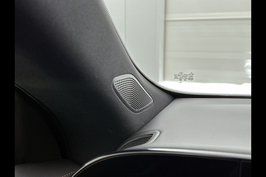 Mercedes-Benz CLA-Klasse 250+ Launch Edition 85 kWh | Trekhaak | Memorypakket voorstoelen | Panoramadak | Warmtepomp | Nightpakket | Multibeam LED | GUARD 360° vehicle protection | 19 inch AMG velgen |