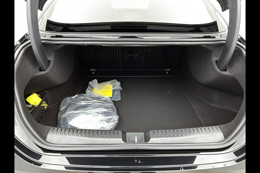 Mercedes-Benz CLA-Klasse 250+ Launch Edition 85 kWh | Trekhaak | Memorypakket voorstoelen | Panoramadak | Warmtepomp | Nightpakket | Multibeam LED | GUARD 360° vehicle protection | 19 inch AMG velgen |