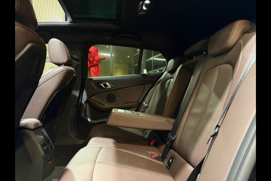 BMW 1-serie 118i M Sport | PANORAMADAK | MEMORY|KEYLESS | SFEERVERLICHTING|LED|FABRIEKSGARANTIE