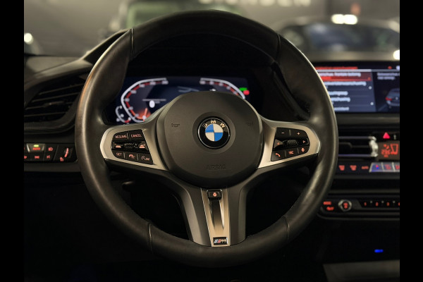 BMW 1-serie 118i M Sport | PANORAMADAK | MEMORY|KEYLESS | SFEERVERLICHTING|LED|FABRIEKSGARANTIE