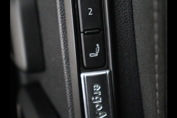 Volkswagen Golf 1.0 eTSI Life | Stoelverwarming | Camera | Massage | Carplay | Memory | Navigatie | Full LED | Sfeerverlichting | Adaptive cruise