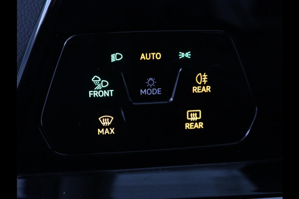 Volkswagen Golf 1.0 eTSI Life | Stoelverwarming | Camera | Massage | Carplay | Memory | Navigatie | Full LED | Sfeerverlichting | Adaptive cruise