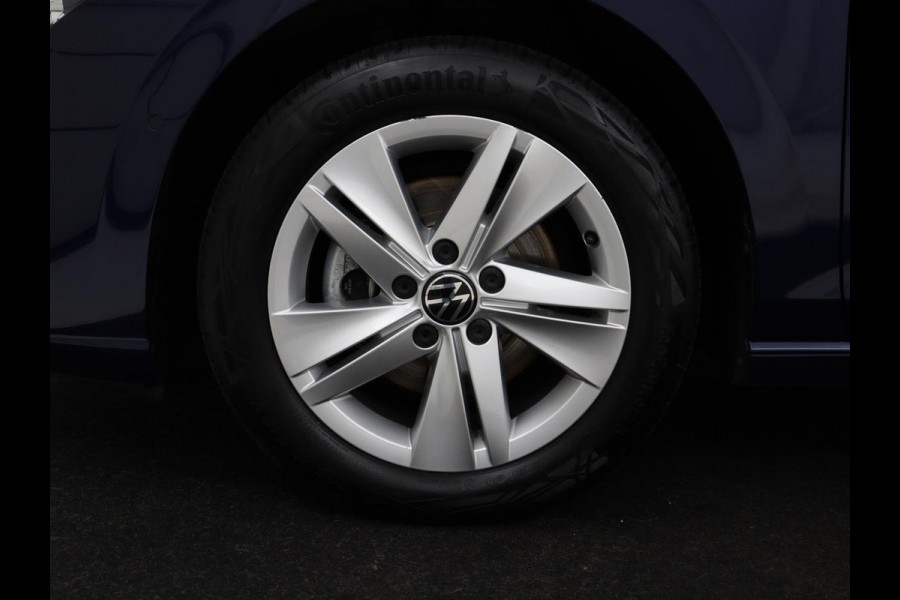 Volkswagen Golf 1.0 eTSI Life | Stoelverwarming | Camera | Massage | Carplay | Memory | Navigatie | Full LED | Sfeerverlichting | Adaptive cruise