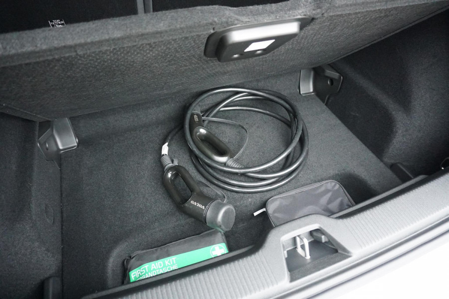 Volvo EX30 Single Motor Extended Range Plus 69 kWh * NIEUWSTAAT * + HARMAN KARDON / PARELMOER LAK
