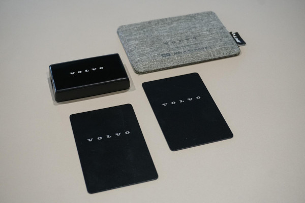 Volvo EX30 Single Motor Extended Range Plus 69 kWh * NIEUWSTAAT * + HARMAN KARDON / PARELMOER LAK