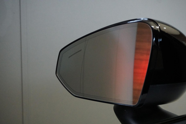 Volvo EX30 Single Motor Extended Range Plus 69 kWh * NIEUWSTAAT * + HARMAN KARDON / PARELMOER LAK