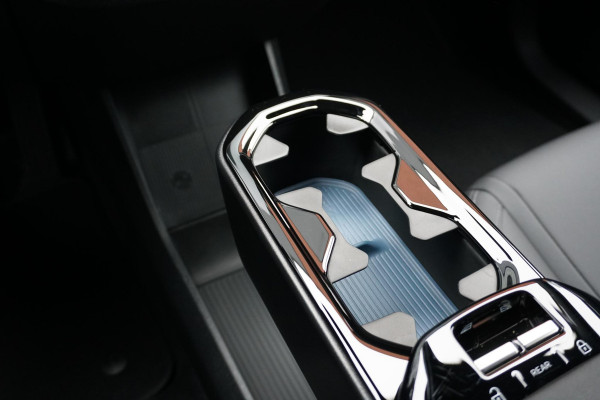 Volvo EX30 Single Motor Extended Range Plus 69 kWh * NIEUWSTAAT * + HARMAN KARDON / PARELMOER LAK