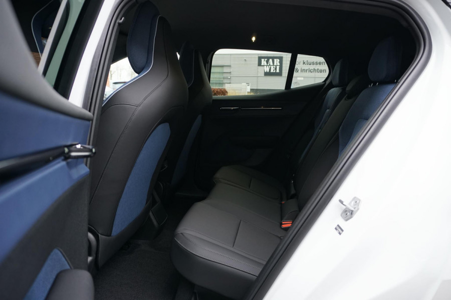 Volvo EX30 Single Motor Extended Range Plus 69 kWh * NIEUWSTAAT * + HARMAN KARDON / PARELMOER LAK