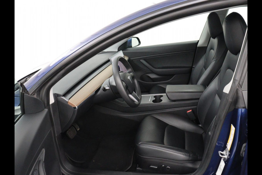 Tesla Model 3 Long Range AWD 75 kWh | Panoramadak | Autopilot | Achterbankverwarming | Leder | Camera | Keyless | Full LED | Navigatie | Stoelverwarming