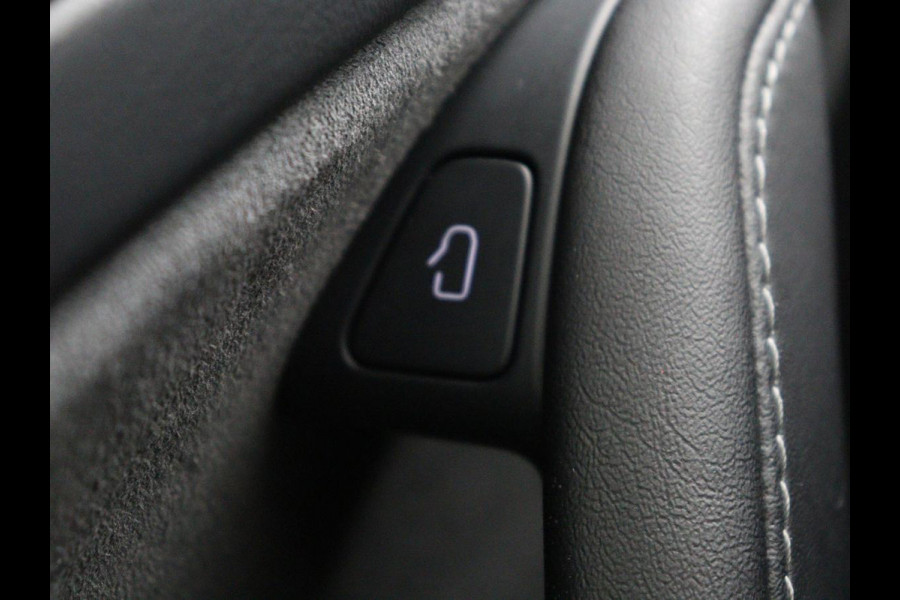 Tesla Model 3 Long Range AWD 75 kWh | Panoramadak | Autopilot | Achterbankverwarming | Leder | Camera | Keyless | Full LED | Navigatie | Stoelverwarming