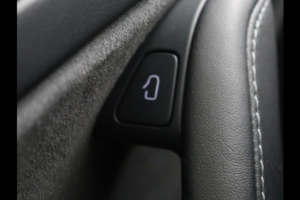 Tesla Model 3 Long Range AWD 75 kWh | Panoramadak | Autopilot | Achterbankverwarming | Leder | Camera | Keyless | Full LED | Navigatie | Stoelverwarming