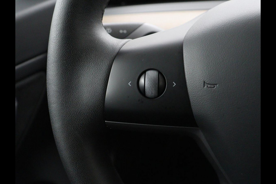 Tesla Model 3 Long Range AWD 75 kWh | Panoramadak | Autopilot | Achterbankverwarming | Leder | Camera | Keyless | Full LED | Navigatie | Stoelverwarming