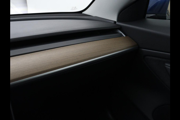 Tesla Model 3 Long Range AWD 75 kWh | Panoramadak | Autopilot | Achterbankverwarming | Leder | Camera | Keyless | Full LED | Navigatie | Stoelverwarming