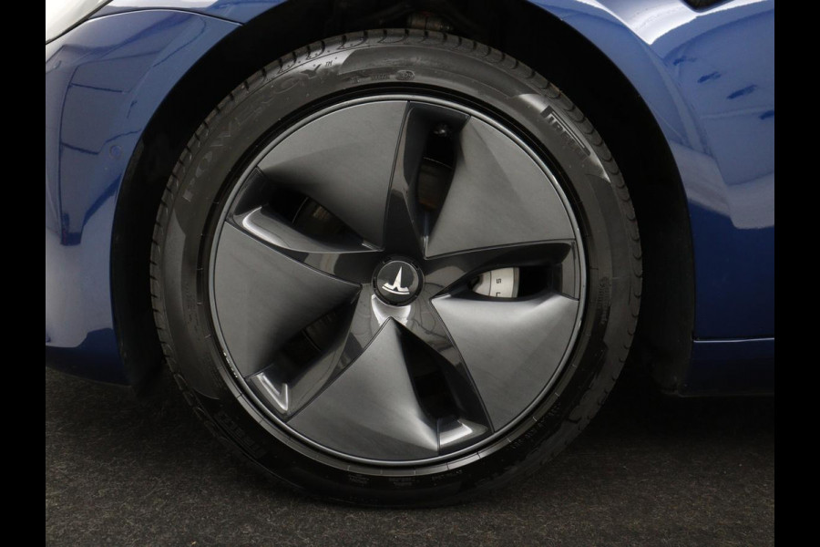 Tesla Model 3 Long Range AWD 75 kWh | Panoramadak | Autopilot | Achterbankverwarming | Leder | Camera | Keyless | Full LED | Navigatie | Stoelverwarming
