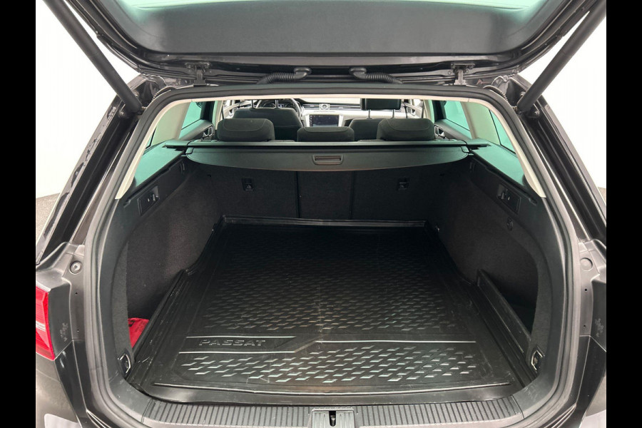 Volkswagen Passat Variant 2.0 TDI Comfortline Business Panormadak Adaptieve cruise Stoel Verwarming Carplay org. Nederlands