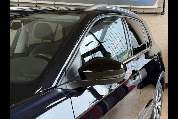 Volkswagen T-Cross 1.0 TSI AUT Style | Navi | Beats | Camera | 17 " | PDC V+A | Dode hoek | 100% Volkswagen dealer onderhouden!