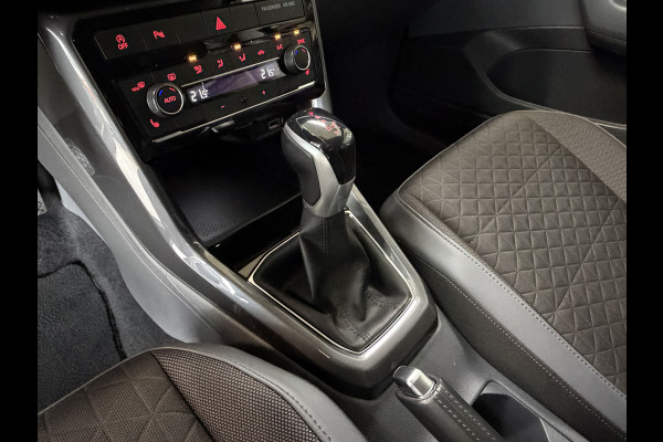 Volkswagen T-Cross 1.0 TSI AUT Style | Navi | Beats | Camera | 17 " | PDC V+A | Dode hoek | 100% Volkswagen dealer onderhouden!