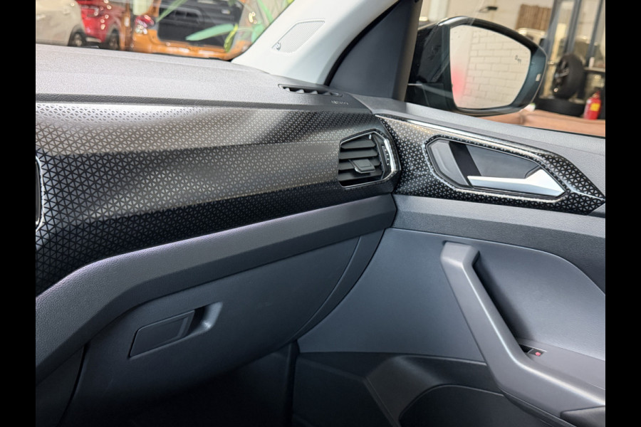 Volkswagen T-Cross 1.0 TSI AUT Style | Navi | Beats | Camera | 17 " | PDC V+A | Dode hoek | 100% Volkswagen dealer onderhouden!