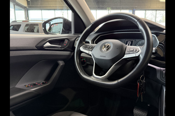 Volkswagen T-Cross 1.0 TSI AUT Style | Navi | Beats | Camera | 17 " | PDC V+A | Dode hoek | 100% Volkswagen dealer onderhouden!