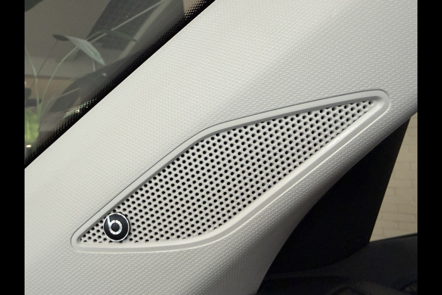 Volkswagen T-Cross 1.0 TSI AUT Style | Navi | Beats | Camera | 17 " | PDC V+A | Dode hoek | 100% Volkswagen dealer onderhouden!