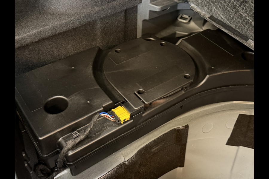 Volkswagen T-Cross 1.0 TSI AUT Style | Navi | Beats | Camera | 17 " | PDC V+A | Dode hoek | 100% Volkswagen dealer onderhouden!