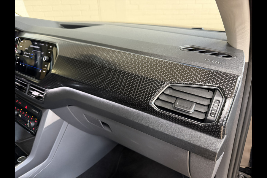 Volkswagen T-Cross 1.0 TSI AUT Style | Navi | Beats | Camera | 17 " | PDC V+A | Dode hoek | 100% Volkswagen dealer onderhouden!