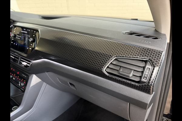 Volkswagen T-Cross 1.0 TSI AUT Style | Navi | Beats | Camera | 17 " | PDC V+A | Dode hoek | 100% Volkswagen dealer onderhouden!