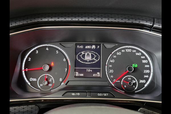 Volkswagen T-Cross 1.0 TSI AUT Style | Navi | Beats | Camera | 17 " | PDC V+A | Dode hoek | 100% Volkswagen dealer onderhouden!