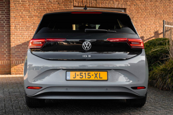 Volkswagen ID.3 First Plus 58 kWh 1e Eig Sfeerverlichting Keyless Adaptive Camera Stoelverwarming 19''